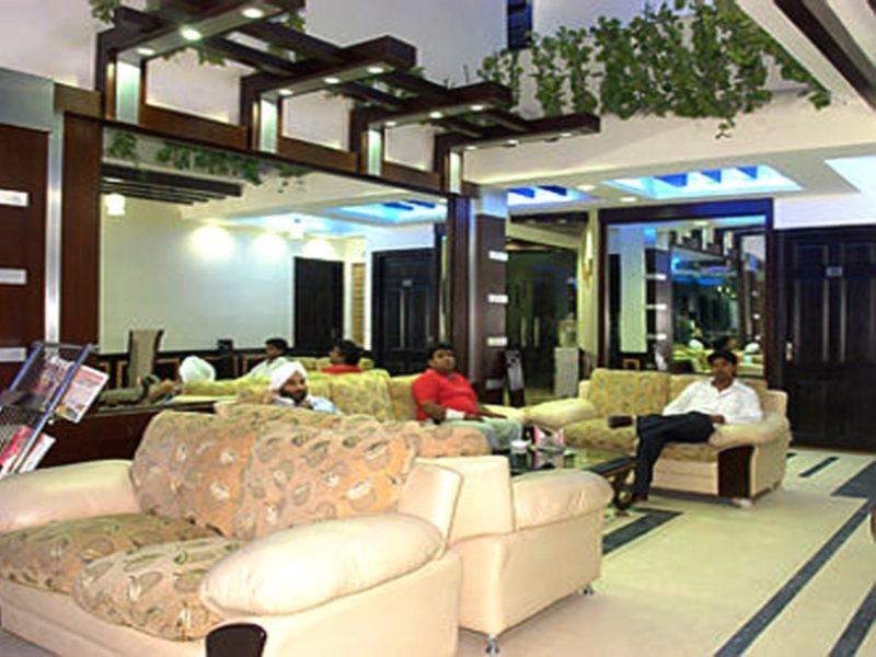 Hotel Raunak International Nowe Delhi Zewnętrze zdjęcie